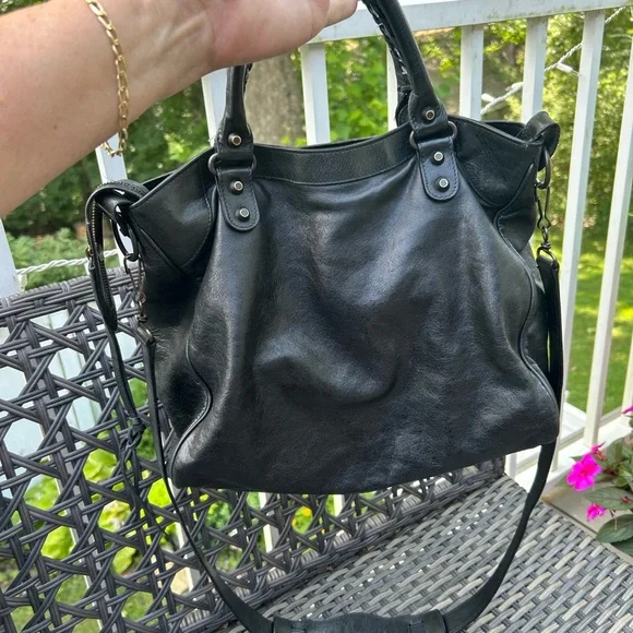 Balenciaga Velo Black Leather Crossbody Bag - Picture 2 of 13